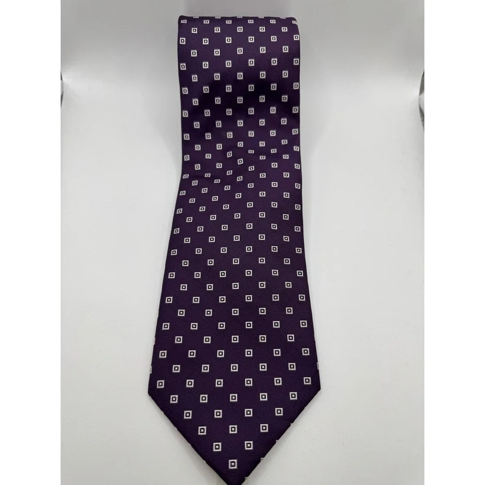 Jos A Bank Mens Silk Purple Geometric Pattern Classic Neck Tie‎